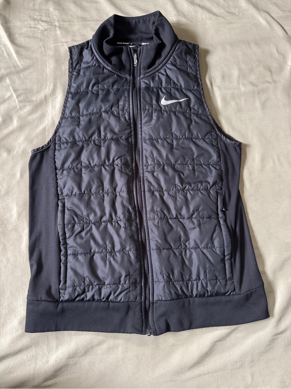 Nike Quilted Black Sleeveless Therma  Fit Vest SZ XS
